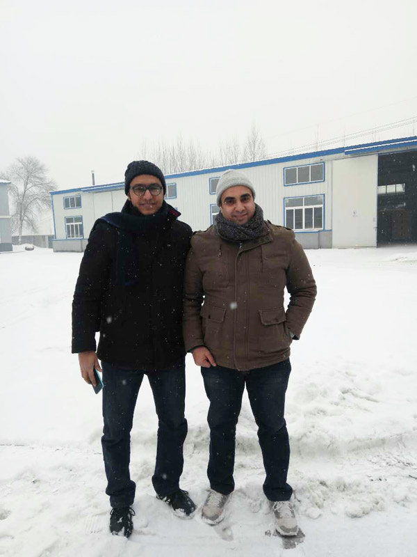 ice-cream-stick-machine-customer