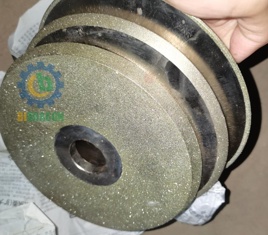 A grinding wheel piece for a nailing machine and a knife grinder